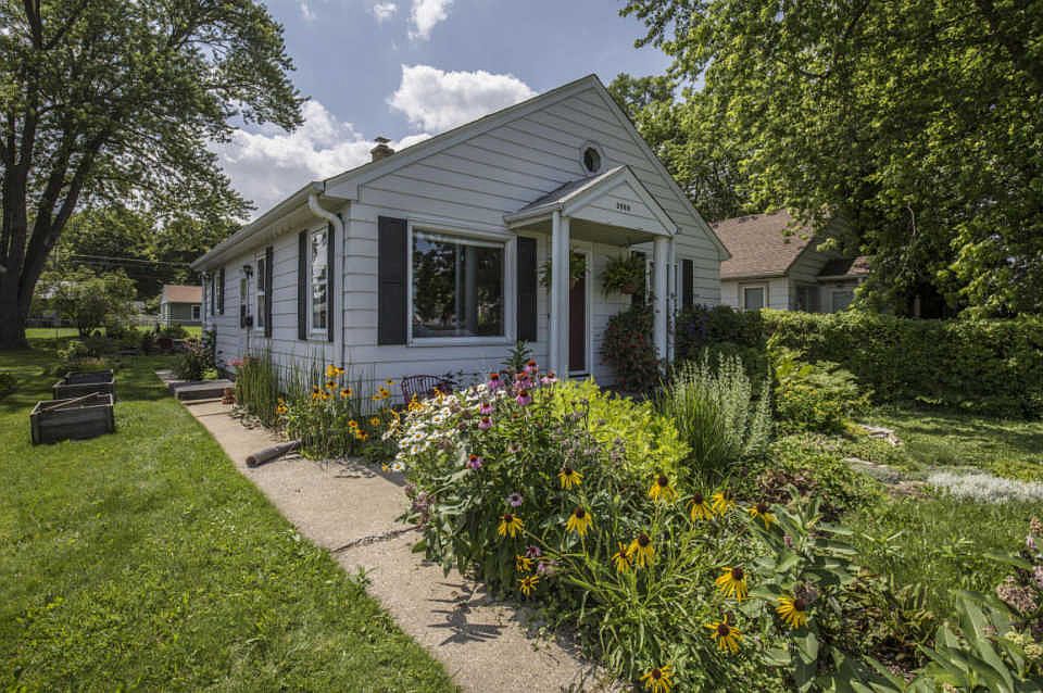 1st image of 3969 S Lake Dr