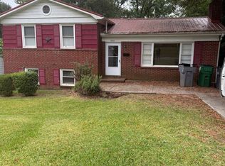 3929 Whitehall Dr, Charlotte, NC 28208