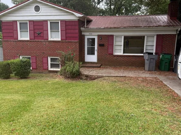 3929 Whitehall Dr, Charlotte, NC 28208