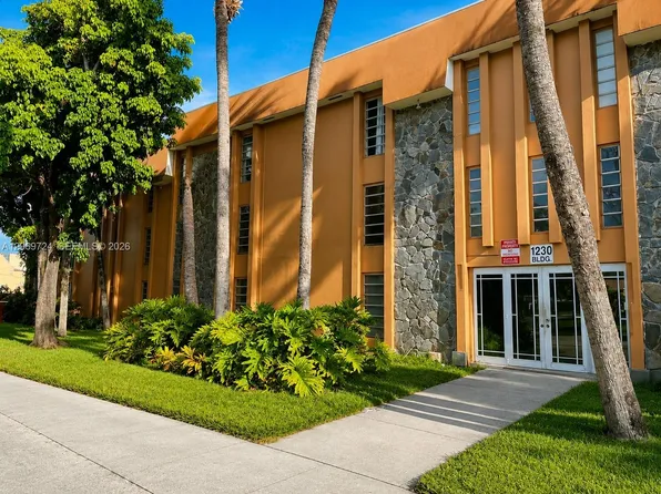 1230 W 54th St APT 329A, Hialeah, FL 33012