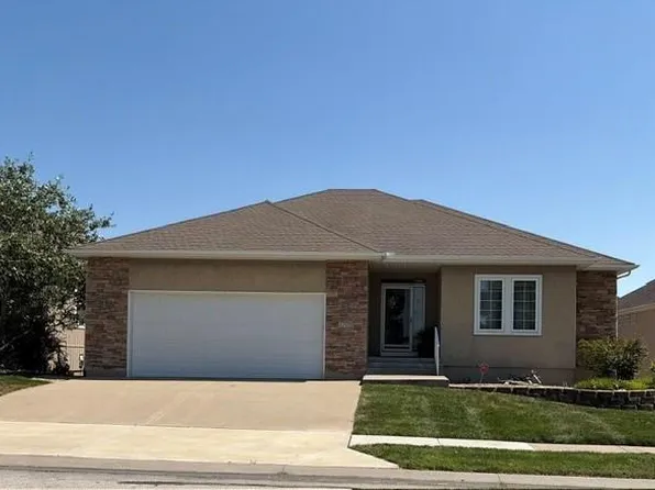 4725 SW Soldier Dr, Lees Summit, MO 64082