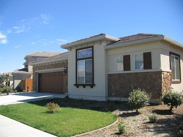 Front right view