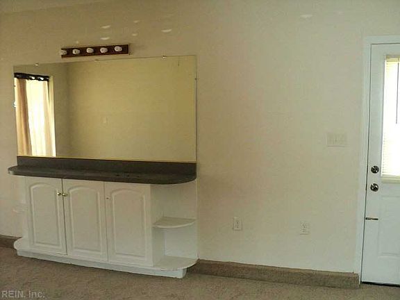 2nd image of 418 Cottonwood St