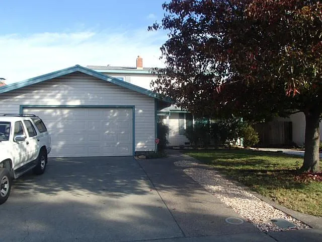 224 Jasmine St photo 1