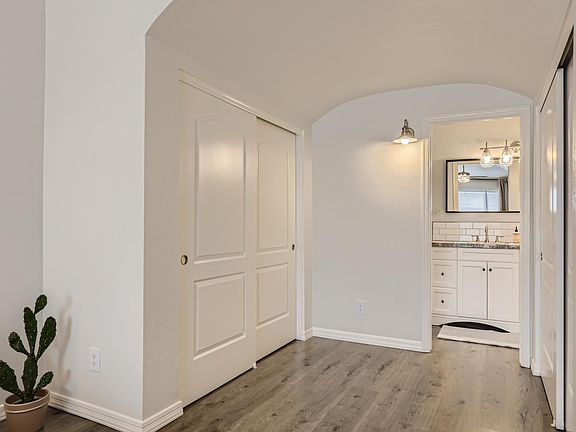 3rd image of 1231 E Taro Ln