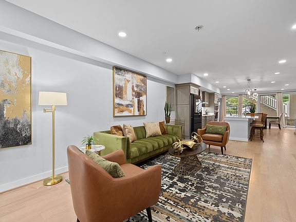 4th image of 424 Missouri Ave NW APT 1