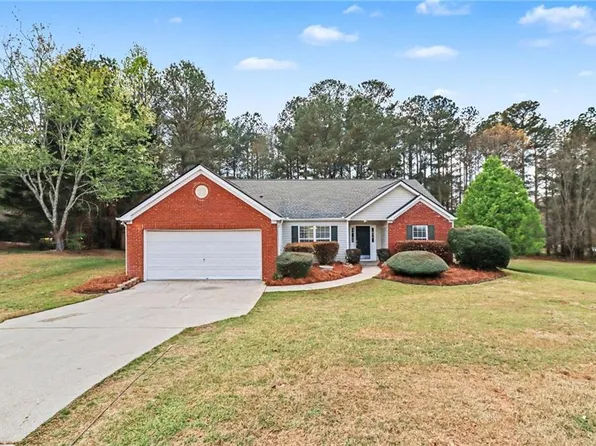 415 Crested View Dr, Loganville, GA 30052