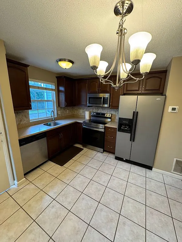 Building Photo - 41 Waters Edge Dr #41