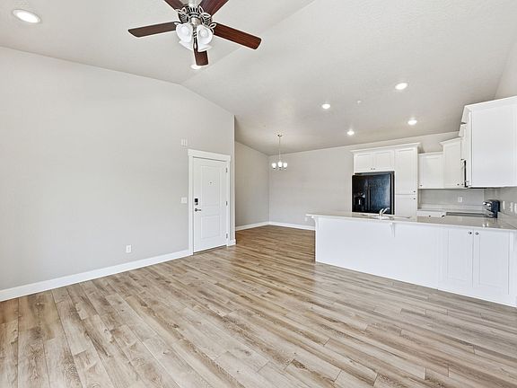 4th image of 1128 S 820 E Unit 1303