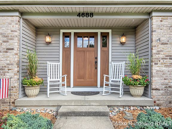 5th image of 4688 Bluegrass Dr SE