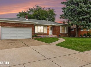 16635 Forest Ave, Eastpointe, MI 48021
