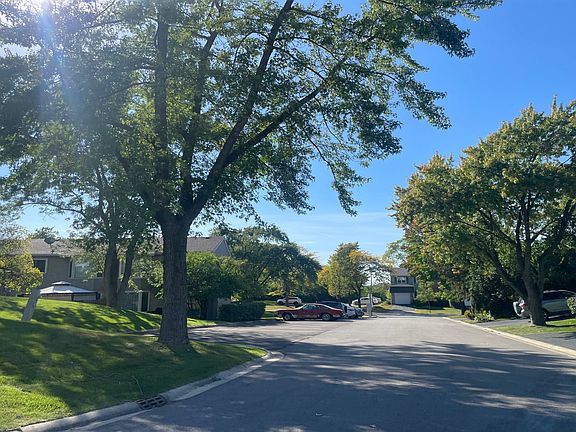 5th image of 553 Leslie Ln