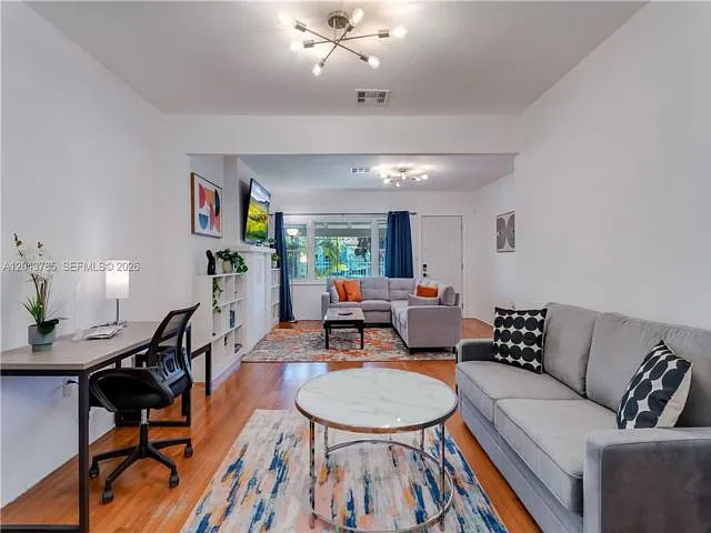 820 SW 26th Rd — Photo 3