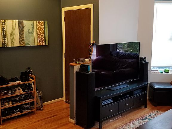 4th image of 1239 W Foster Ave #1