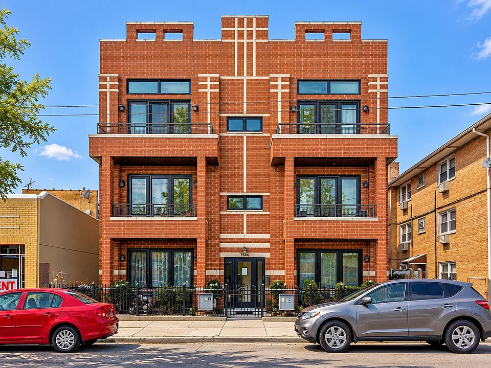 7544 W Belmont Ave #2E