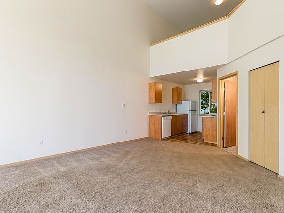 4th image of 3518 Northwest Ave APT 212
