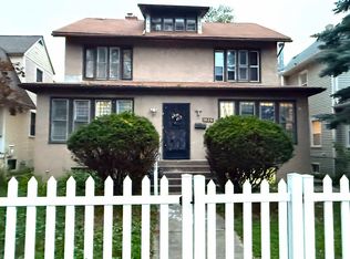 1826 W Pratt Blvd, Chicago, IL 60626