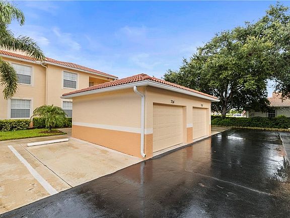 2nd image of 704 Casa Del Lago Way #704