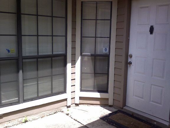 2nd image of 410 Dollins St