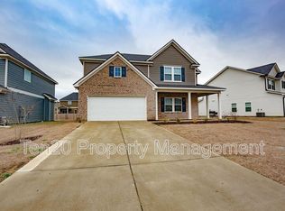 199 Red Oak Pl, Smiths Station, AL 36877