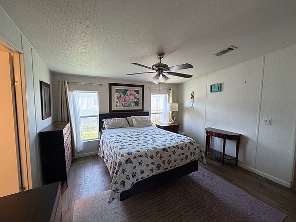 2nd image of 14 Pepper Dr