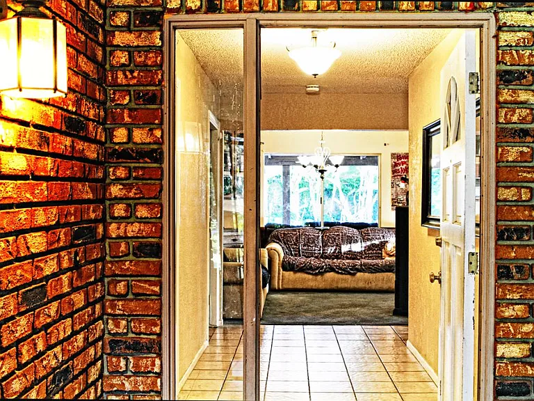 Princeton Ave — Photo 10