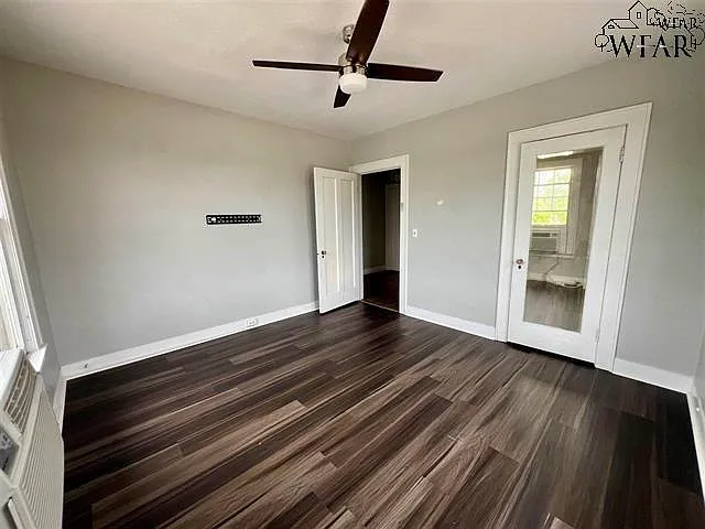 908 Denver St — Photo 9