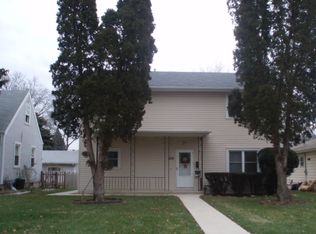 828 N Loomis St #B, Naperville, IL 60563