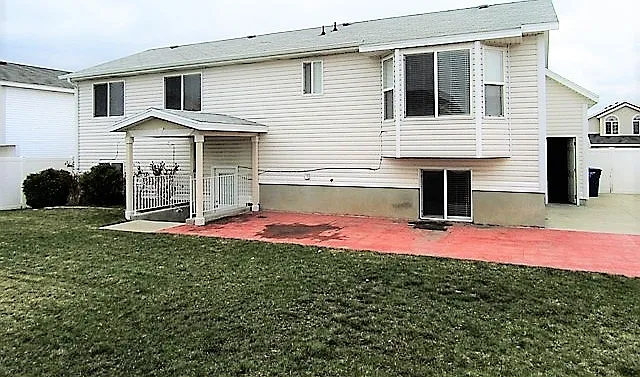 6060 Castle Park Ln — Photo 15