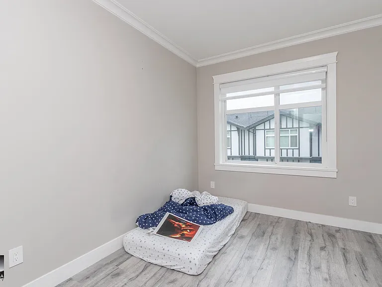 9560 Alexandra Rd #8 — Photo 7