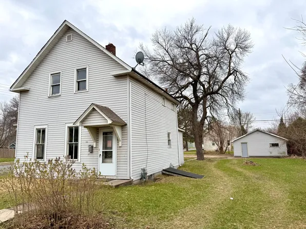 656 Madison St, Anoka, MN 55303