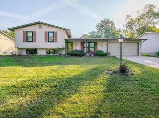 8 W Meadow Dr, Saint Peters, MO