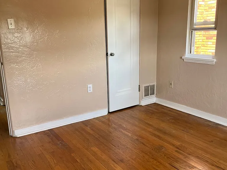 112 Bellanca Ave — Photo 16