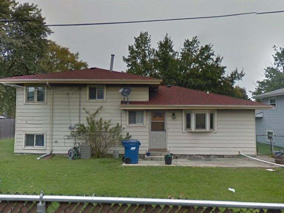 1st image of 1212 Medinah St