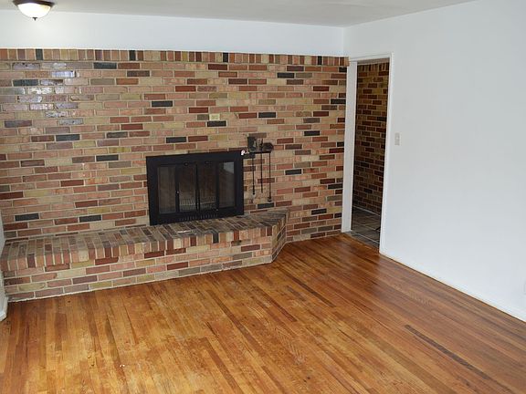 5th image of 861 N American Beauty Dr