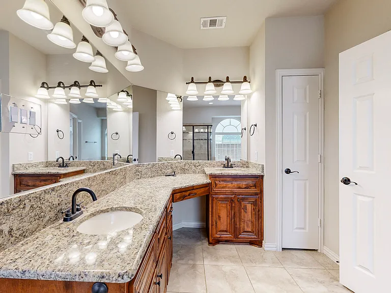 3563A Caruth Ln — Photo 40