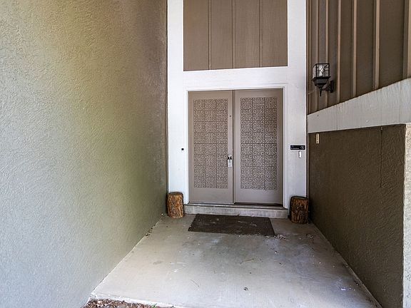 3rd image of 5825 Del Paz Dr