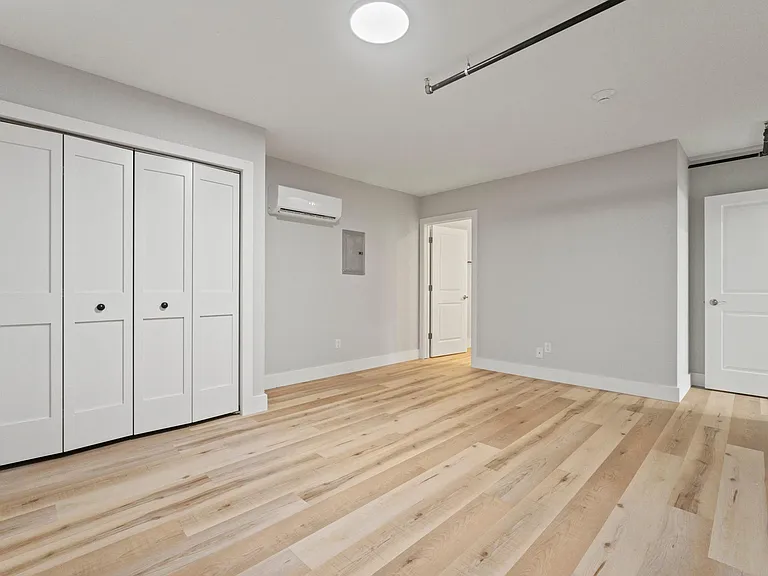 435 Ann St #F — Photo 14