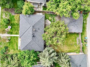 4832 S Worcester Dr SW, Calgary, AB T3C3L6