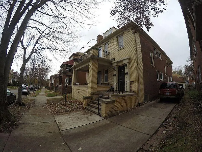 3 bed, 1250 sqft, $1,500 — Photo 2