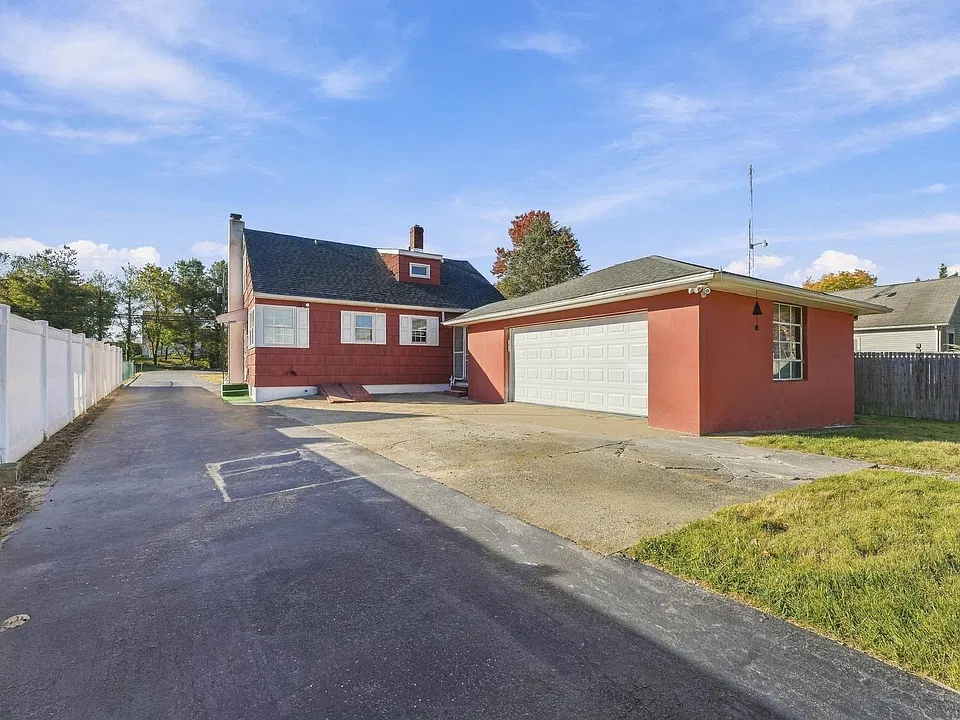 448 E Oak Rd
