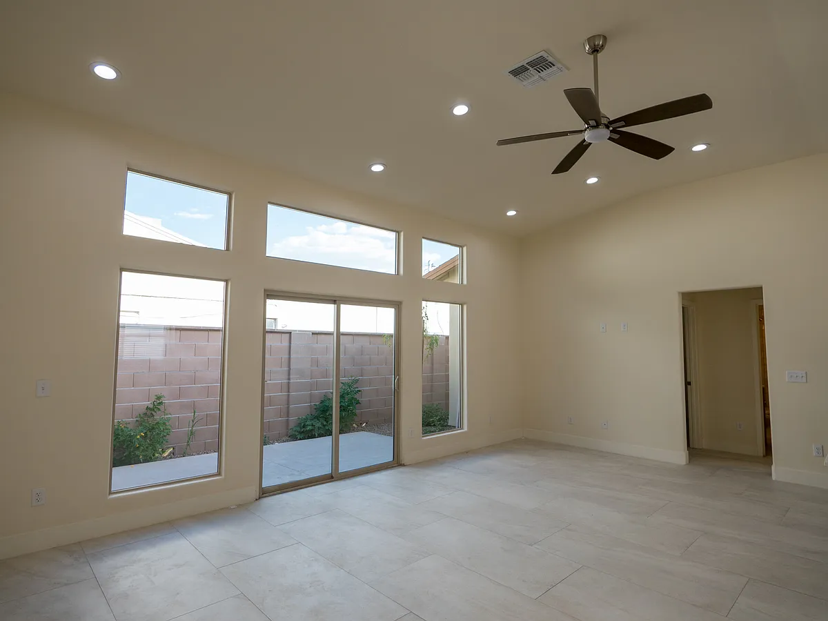 Building Photo - 1620 E Hedrick Dr #1