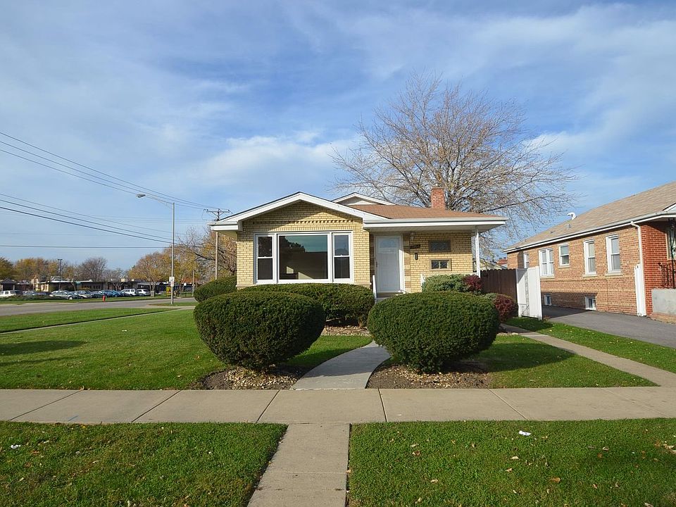 1st image of 3164 W 102nd St