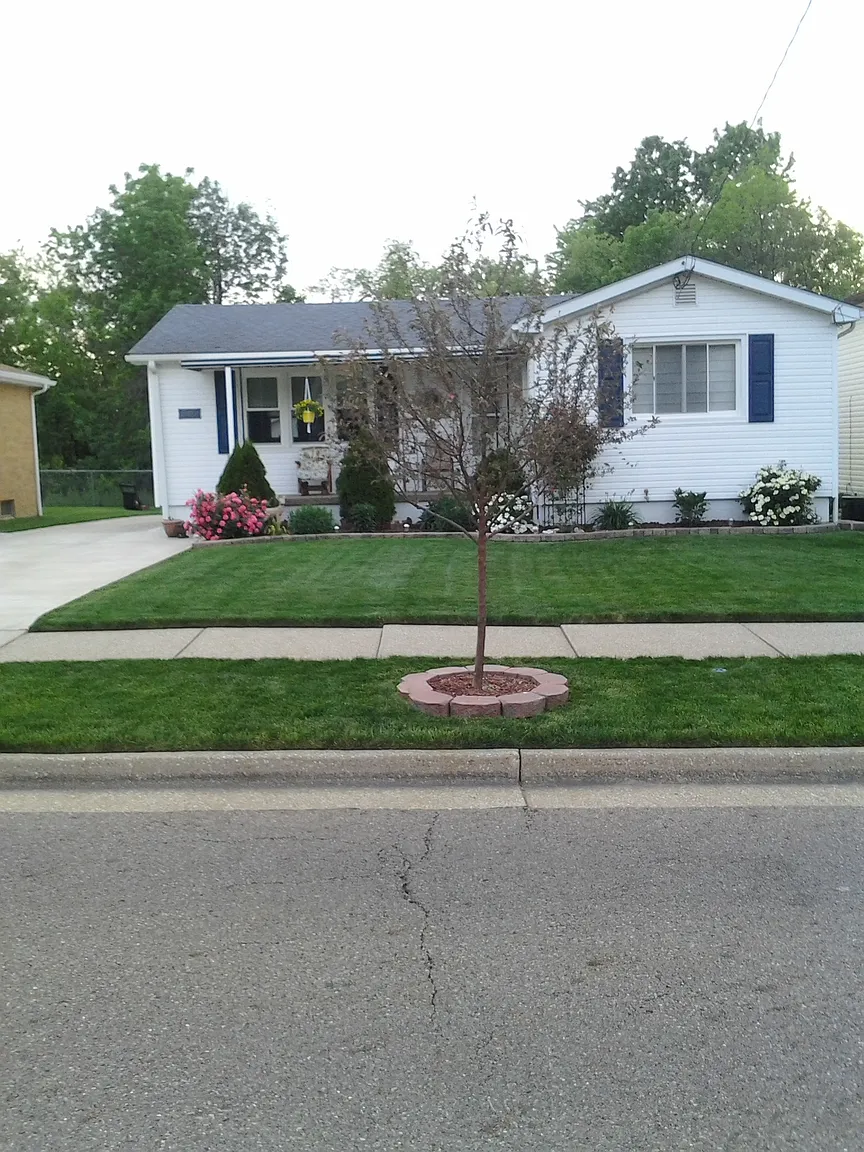1466 Creighton Ave photo 1