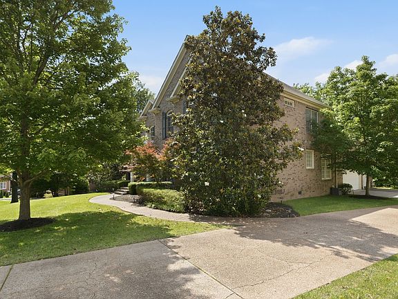 4th image of 13 Ironwood Ln