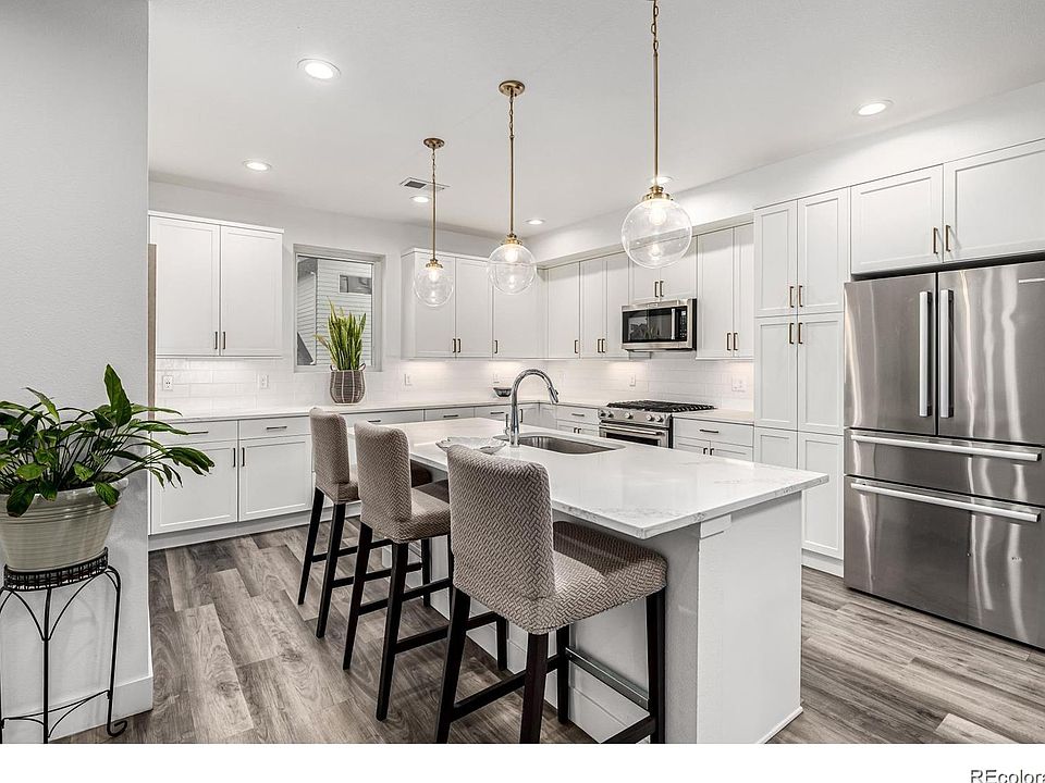 1st image of 6820 E Lowry Boulevard