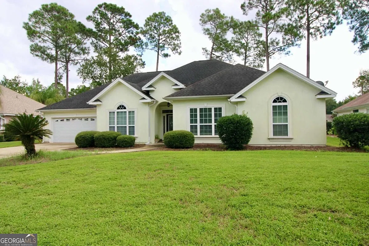 3 bed, 3.0 bath, 2341 sqft, $2,300 — Photo 1