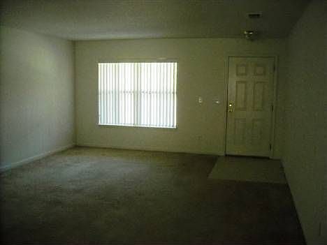 5th image of 24 Uniondale Pl