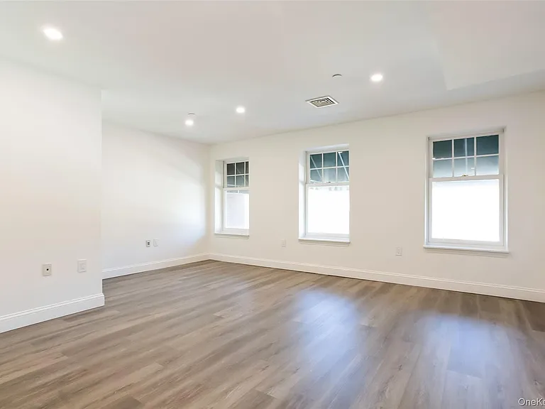 45 S Greeley Ave #3 — Photo 2
