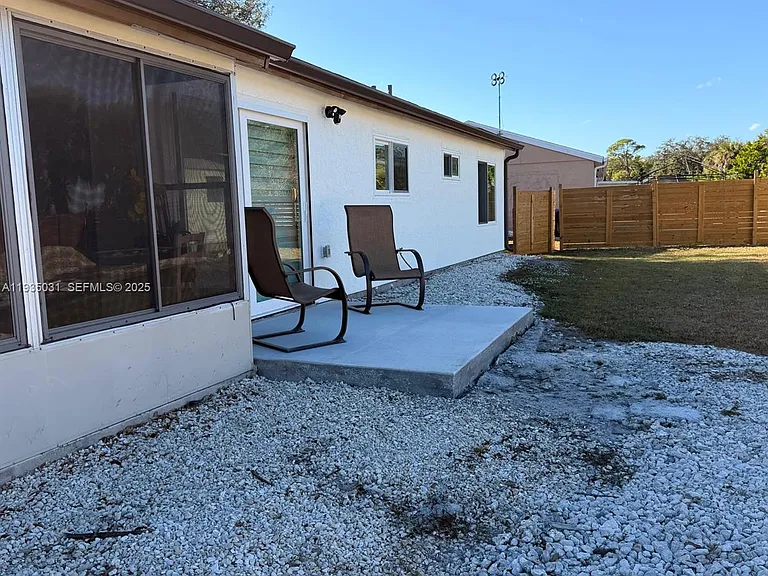 5474 Kenwood Dr — Photo 17
